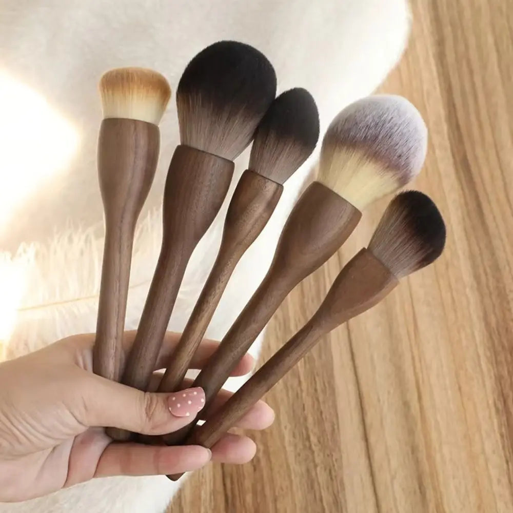 New Makeup Brush Handle Makeup Brush Super Soft Make Up Tool Blush Brush Retro High Quality Walnut Loose Brush Blush Brush