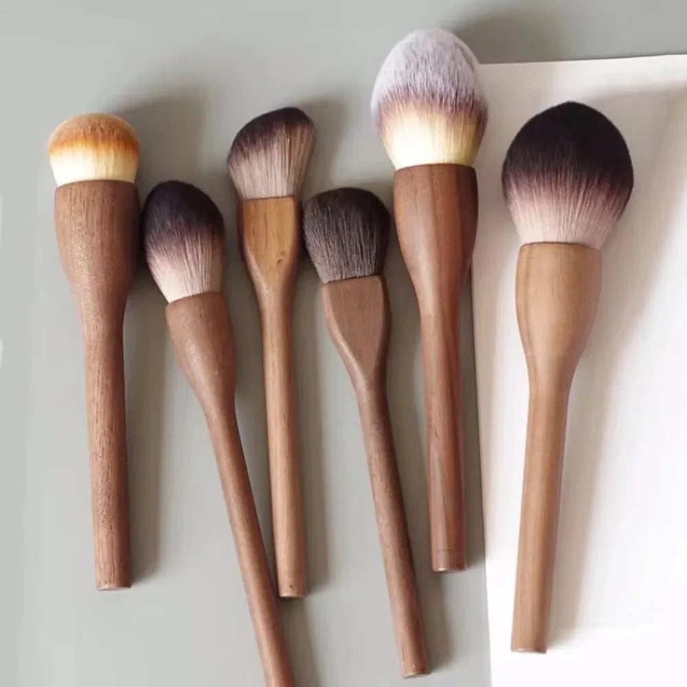 New Makeup Brush Handle Makeup Brush Super Soft Make Up Tool Blush Brush Retro High Quality Walnut Loose Brush Blush Brush